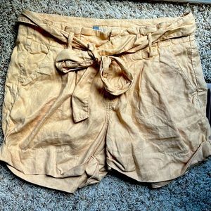 Level 99 causal yellow shorts